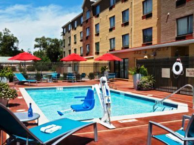 Towneplace Suites By Marriott Додж Сити Екстериор снимка