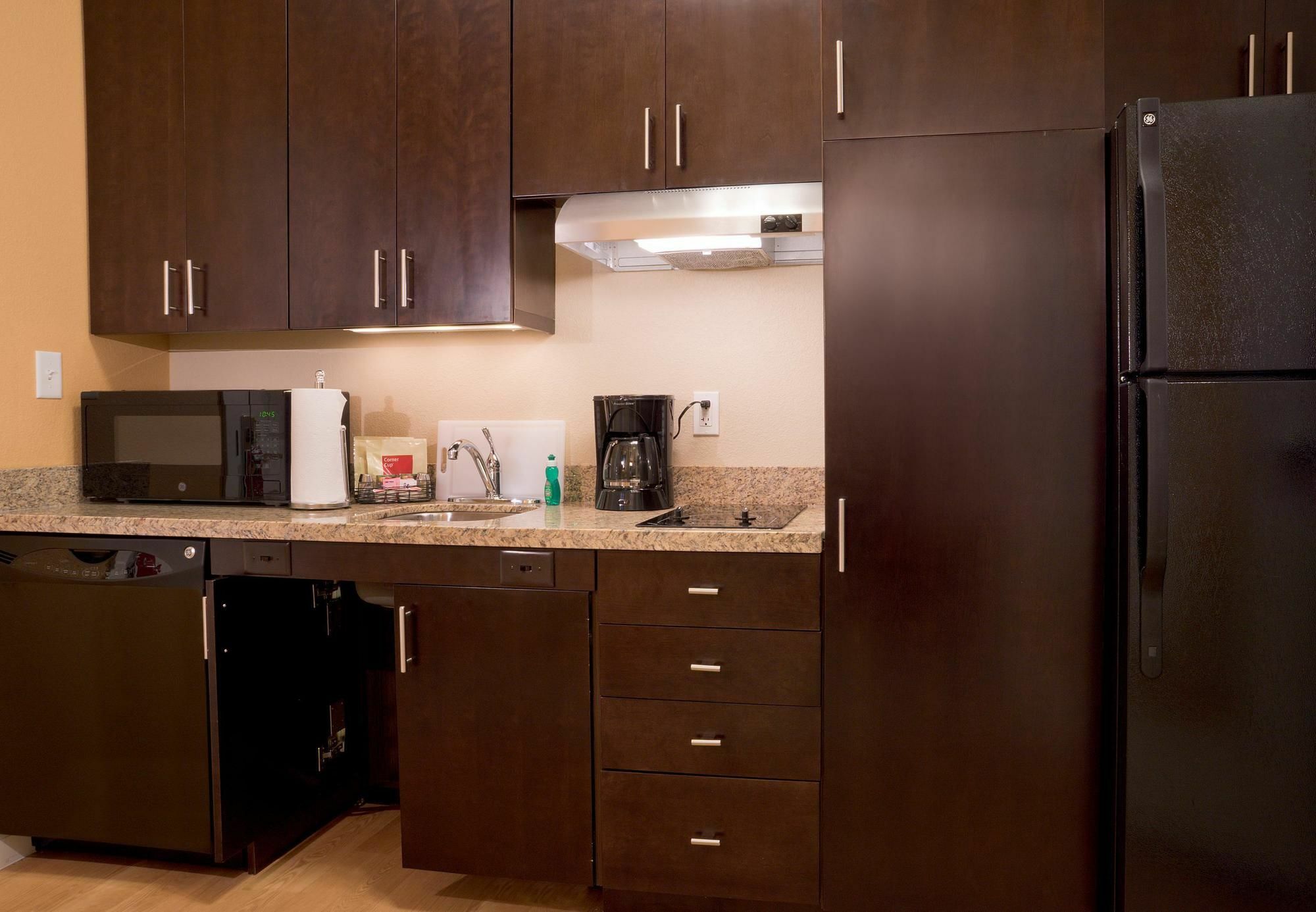 Towneplace Suites By Marriott Додж Сити Екстериор снимка